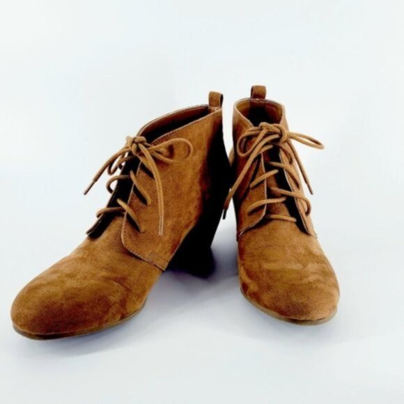 New Direction Women 9 Camden Medium Brown Faux Suede Wedge Lace Up Ankle Booties - Picture 8 of 9